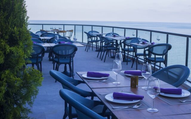 Royal Comfort Suites