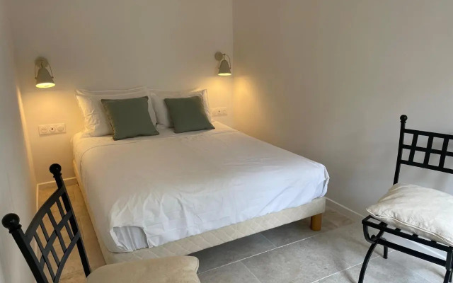 Summerhouse 2 bed quiet Old Nice balcony100m beach