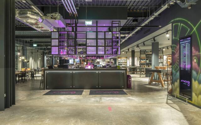 MOXY London Heathrow Airport