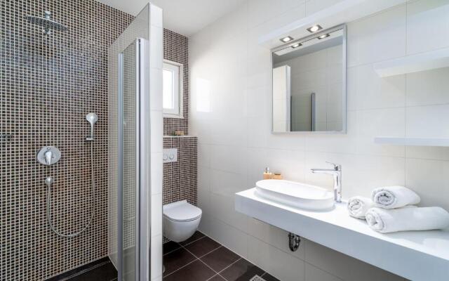 Luxury Villa Lucas with heated pool, whirlpool, sauna, 14 pax
