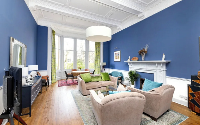 Spacious 2-Bedroom Ground Floor Flat