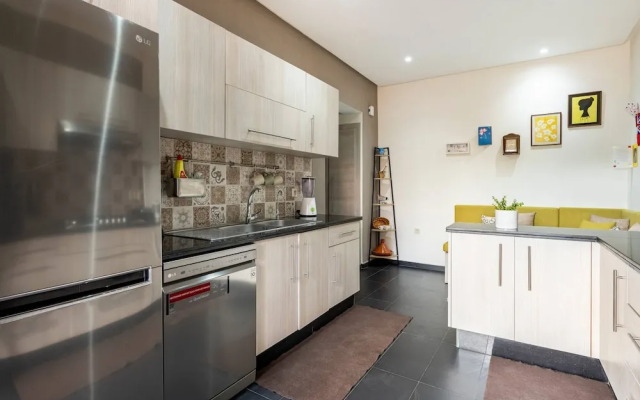 "superbe Appart Méga Terrasse Piscine +big Jardin"