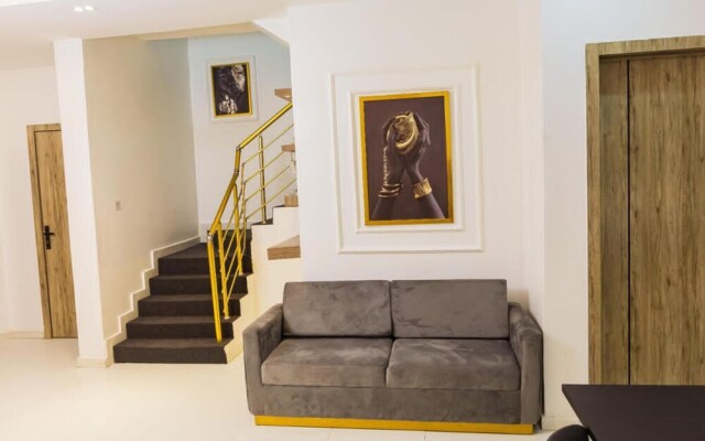 Immaculate 4-bed Apartment in Lekki