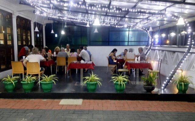 ravindu beach resort