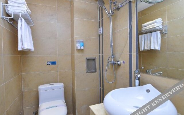 Baiyue Fashion Hotel (Yuxi Dongfeng Square)