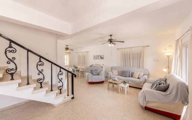 Ayia Thekla Sea Breeze Villa