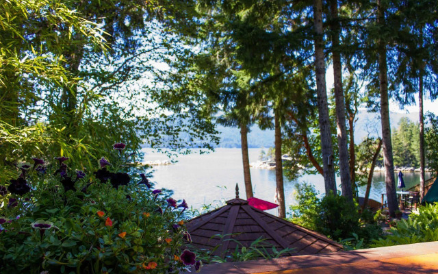 Tranquility Bay Waterfront Inn