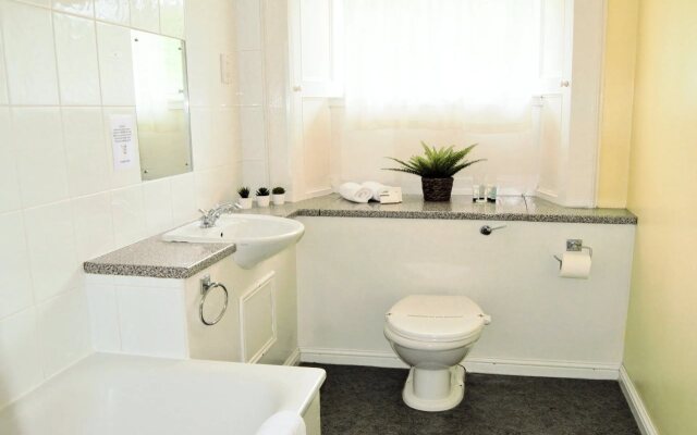 The Bridge of Cally Hotel