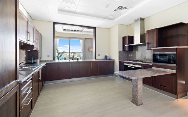 WelHome - Deluxe Apartment With Panoramic Sea Views