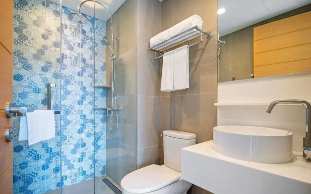 Laguna Lakeside Residences