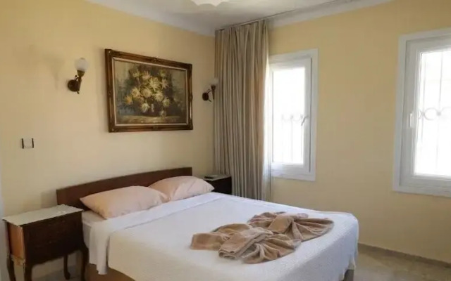Villa FT04 by JoyLettings