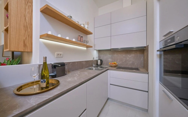 Salve Luxury Apartment by Litto