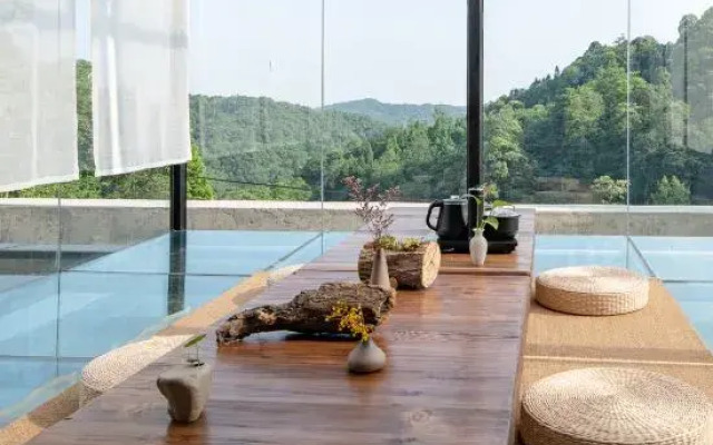 Dujiangyan Shili Mountain Jing Private Tang Hot Spring Resort Hotel (Qingchengshan Branch)