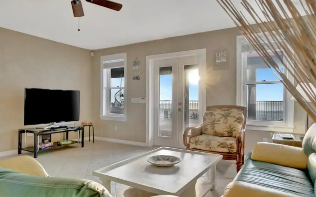Stones Throw Beachfront Luxury Suites