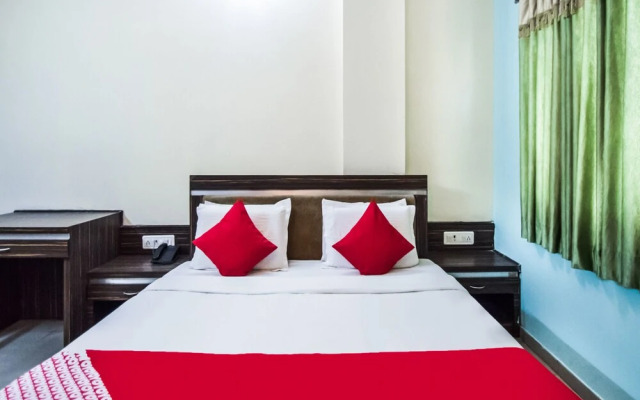 OYO 15650 Tourist Inn