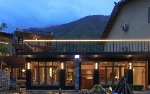 Hailuogou Seven Valleys Source · Snow Mountain Secret Realm Onsen Resort Hotel – Outside – Luding