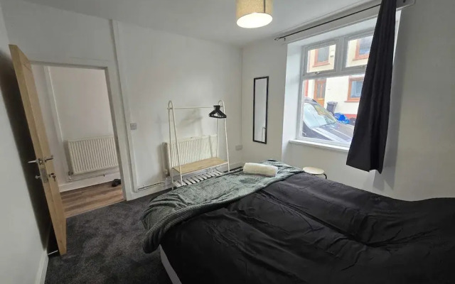 Newly Renovated 4 Bedroom House