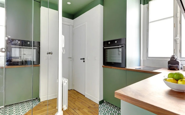 Chic 1BR by Eiffel Tower & Champ de Mars