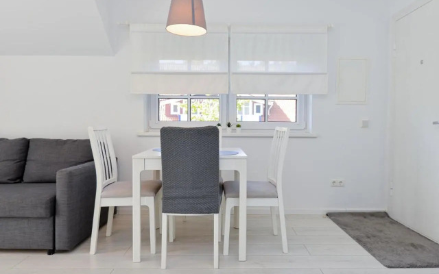 Apartment Amber White