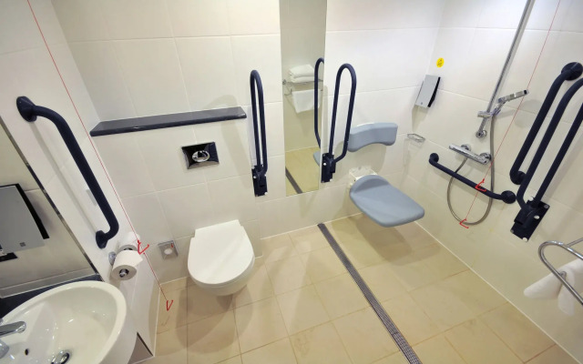 Holiday Inn Express Leigh - Sports Village by IHG