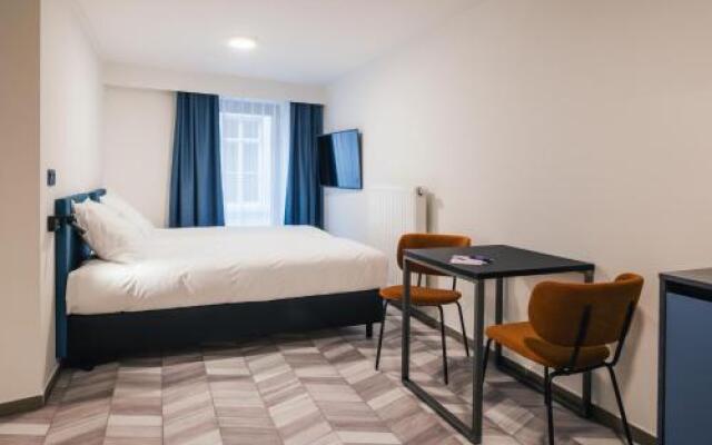 13 O'clock Hostel