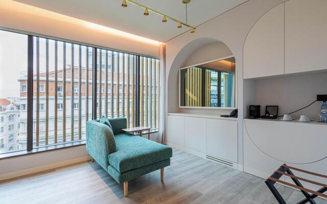 Luster Hotel