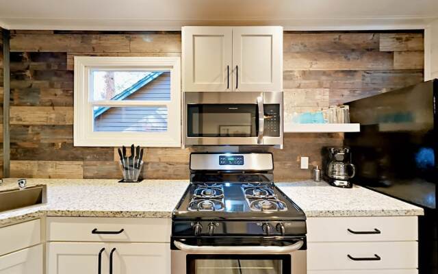 4093 Manzanita Ave Cabin Unit 4