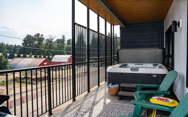 Cabot Views by Revelstoke Vacations