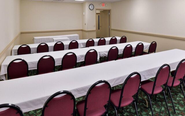 Country Inn & Suites by Radisson, Pierre, SD
