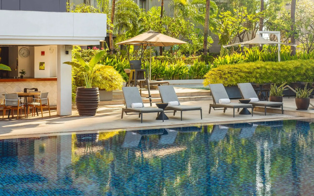 Makati Shangri-La, Manila