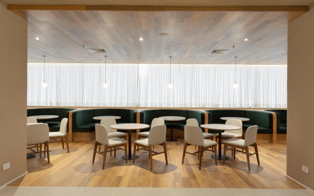 QOYA Hotel Curitiba, Curio Collection by Hilton