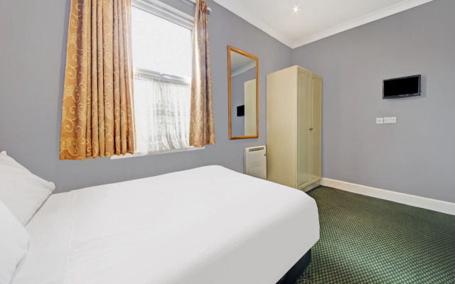 OYO Bostons Manor Hotel, Hanwell London