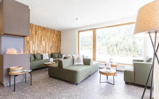 Amazing Lodge With Balcony