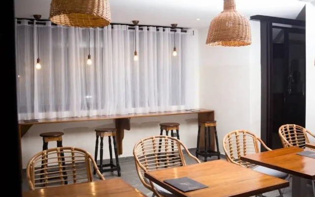 Elogia Hotel