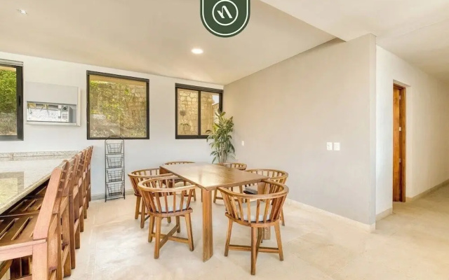 Luxury 4 BR Condo - Amazing Bay View - Pool