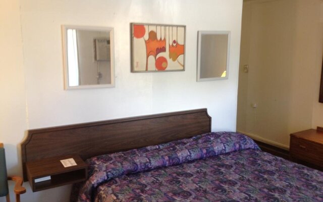 Budget Inn