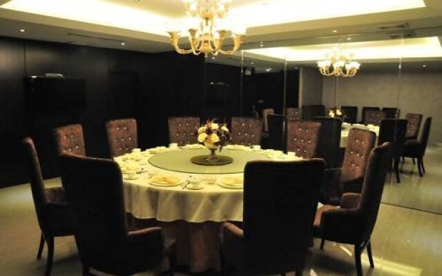 K Raphael Hotel