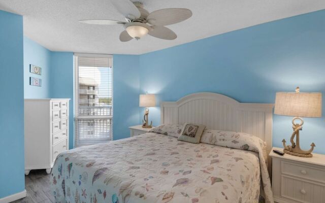 Pelican Walk 904