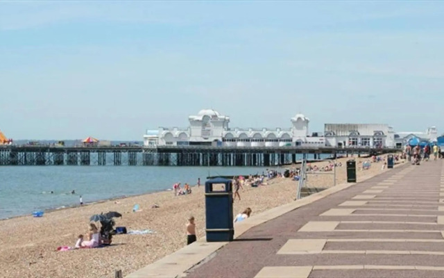 Cosy home with FREE PARKING and fast internet