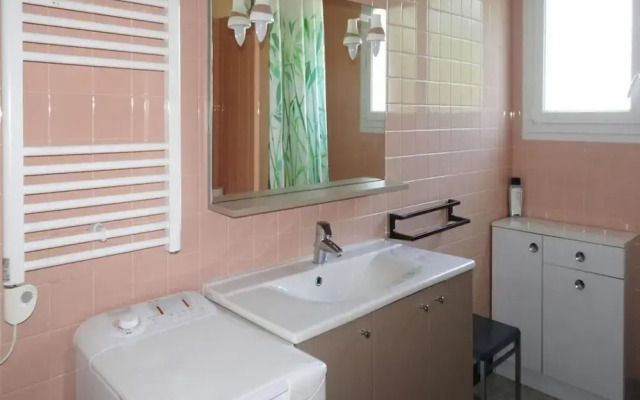 Apartment in Benodet Near Sandy Beaches
