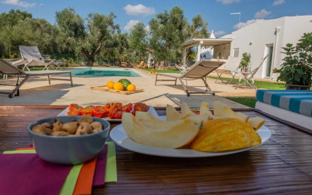 Traditional Trullo la Specchia