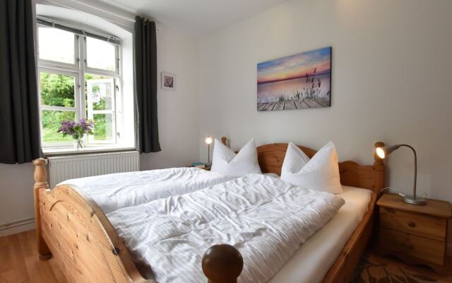 Quaint Apartment in Insel Poel near Beach