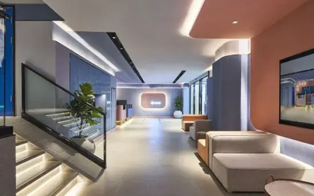 HanTing Hotel (Beijing Guomao Jianguomen Subway Station)