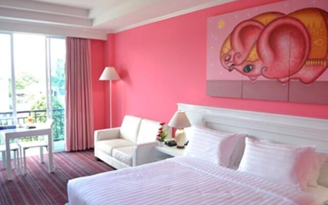 La Vie En Rose Hotel