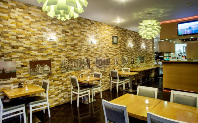 Hotel Larende