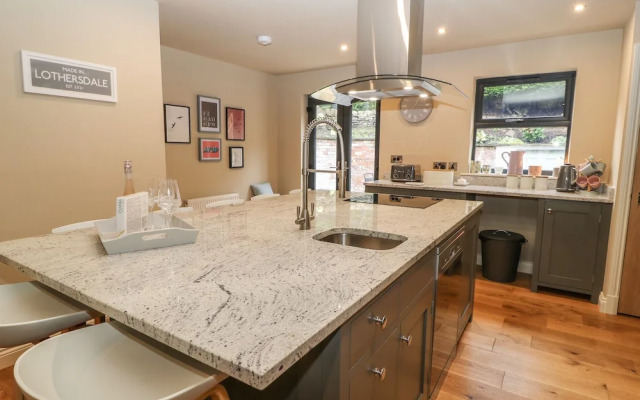 1 Stansfield Mews