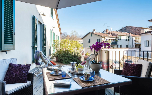 Varenne Open Terrace and Private Parking