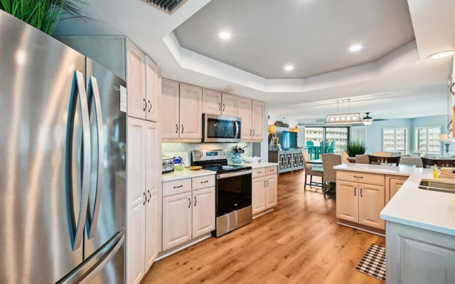 Inlet Reef 419 3 Bedroom Condo by RedAwning