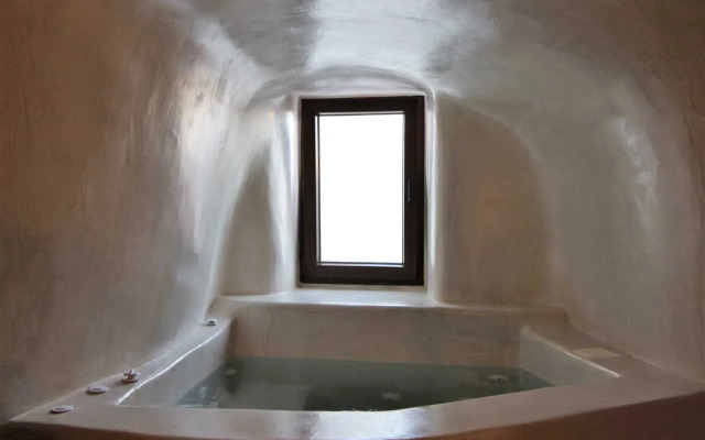 Aegean Mist Luxury Suites