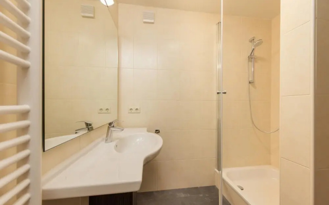 Restyled Villa with 4 Bathrooms & Sauna near River Moselle